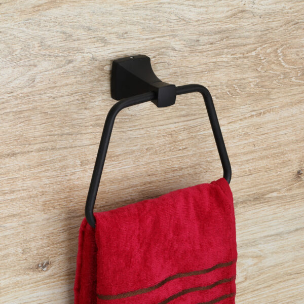 Towel rod