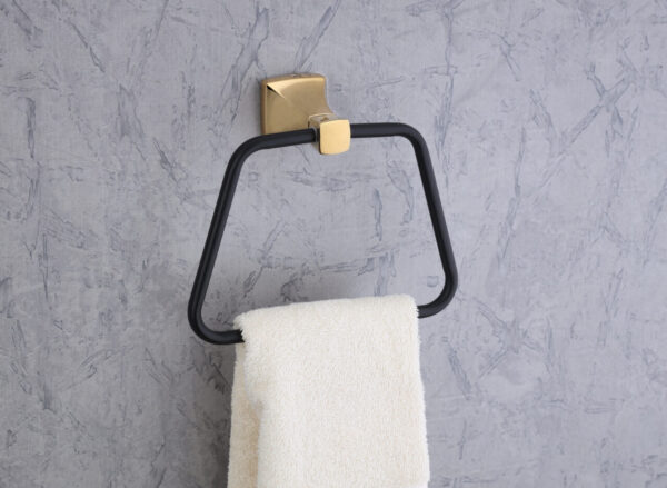 Towel rod